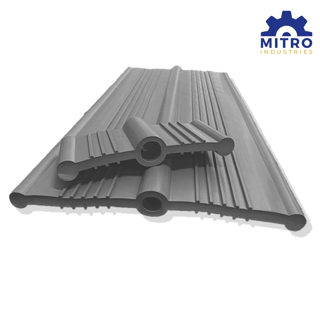 Center Bulb PVC Water Stopper